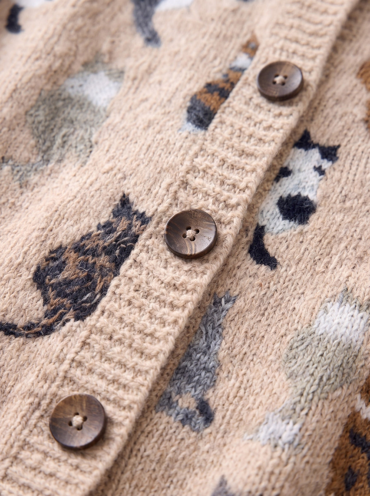 Gardenia · beige · detalle
