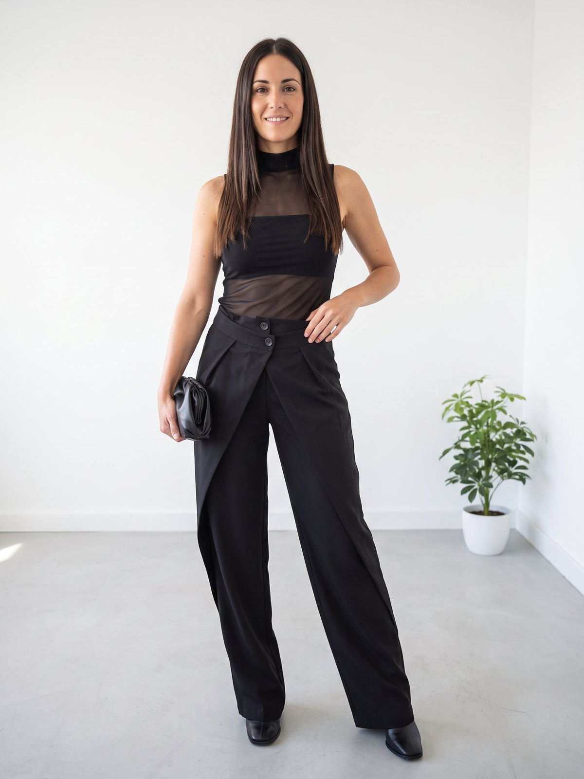 Triana · Conjunto de top con tul y pantalón palazzo