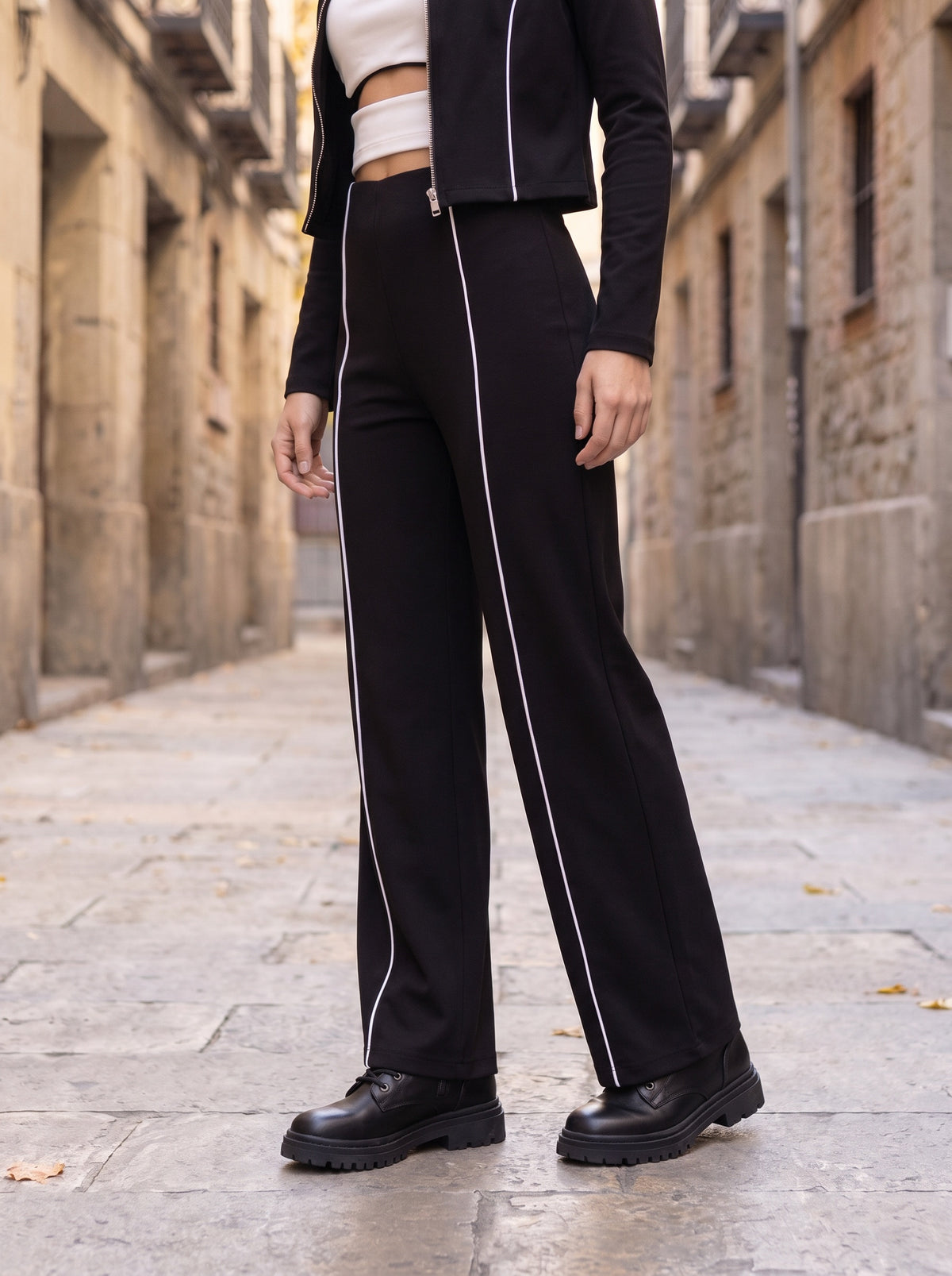 Candela · Conjunto de tres piezas con vivos blancos