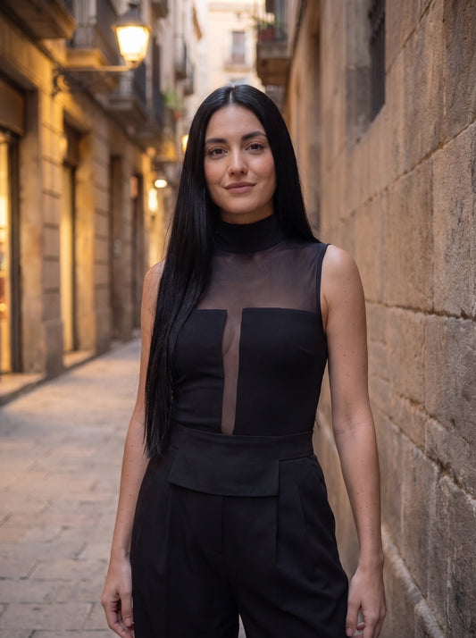 Martina · Conjunto negro de top con transparencias y palazzo