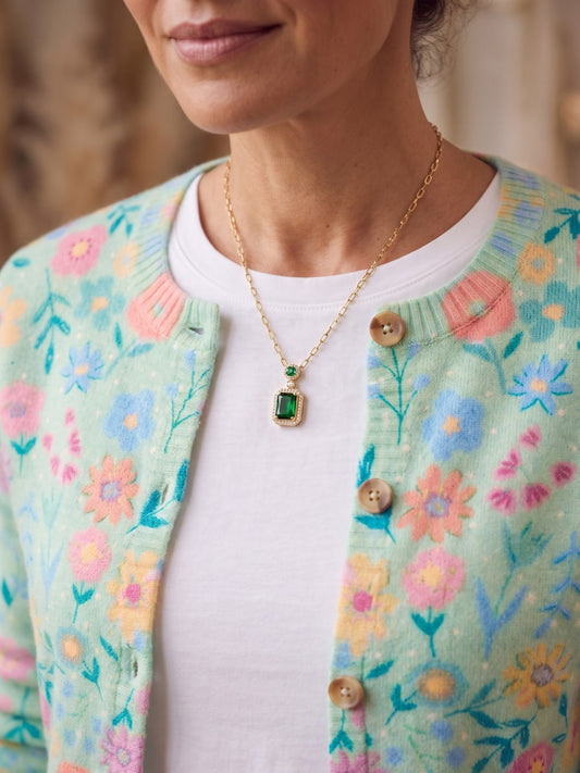 Lucía · conjunto verde esmeralda, puesta