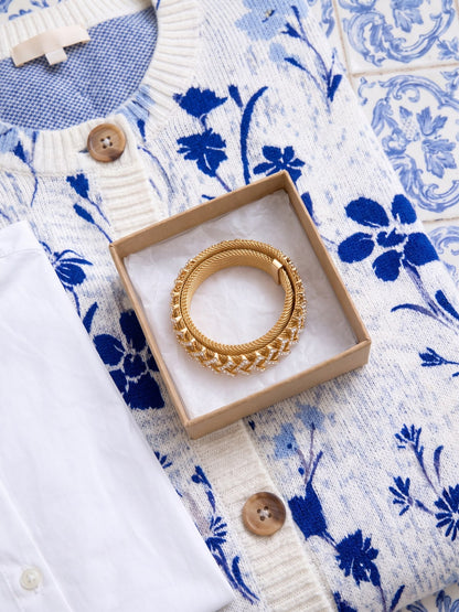 Noelia · brazalete de malla dorada