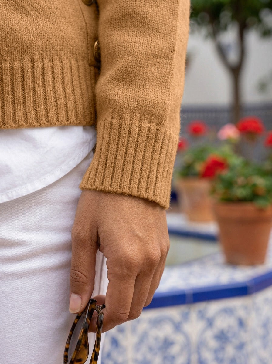 Vicenta · Jersey con cuello polo y botones